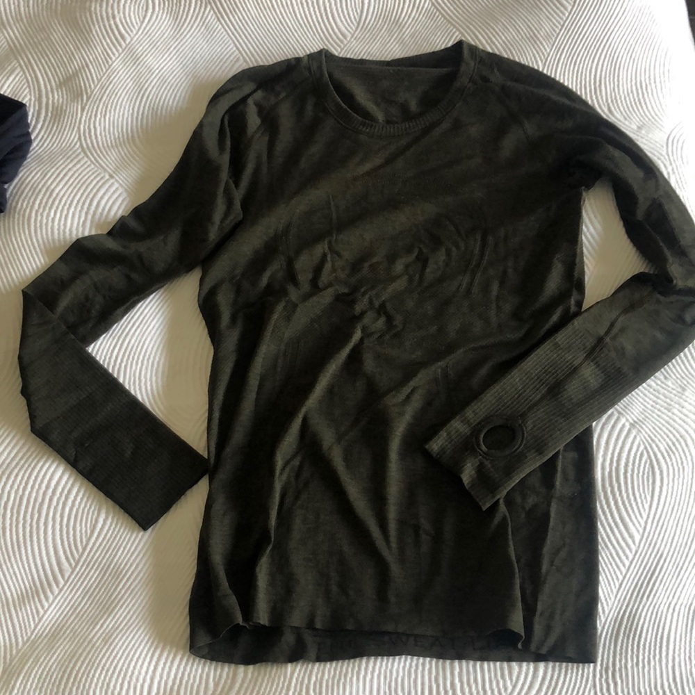Lululemon long sleeved shirt